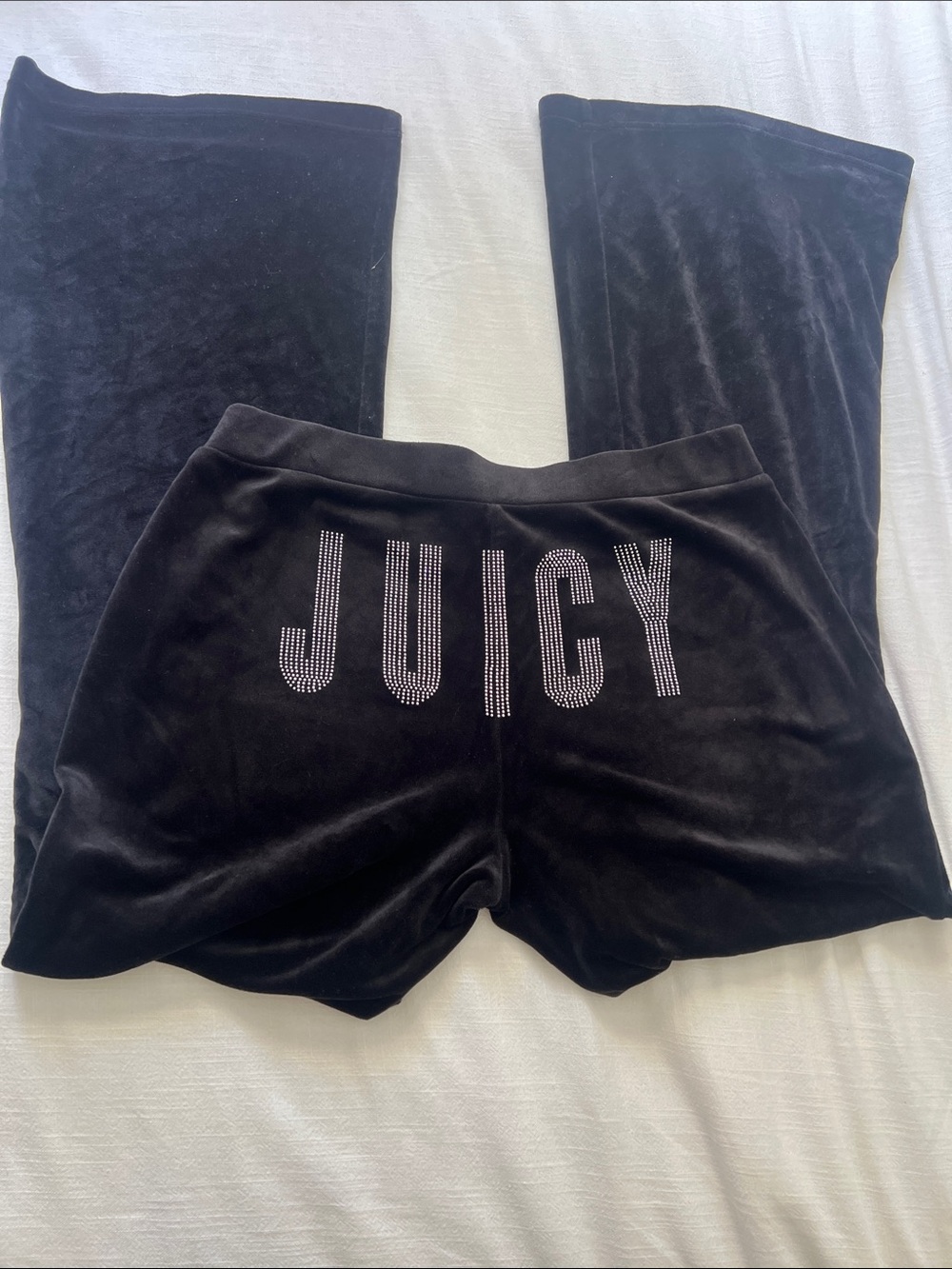 Juicy couture black pants with silvery detail on butt